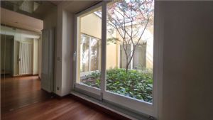 Appartamento unico con giardino pensile privato al piano