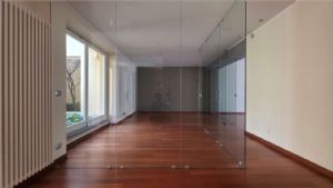 Appartamento unico con giardino pensile privato al piano