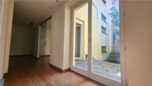 Appartamento unico con giardino pensile privato al piano