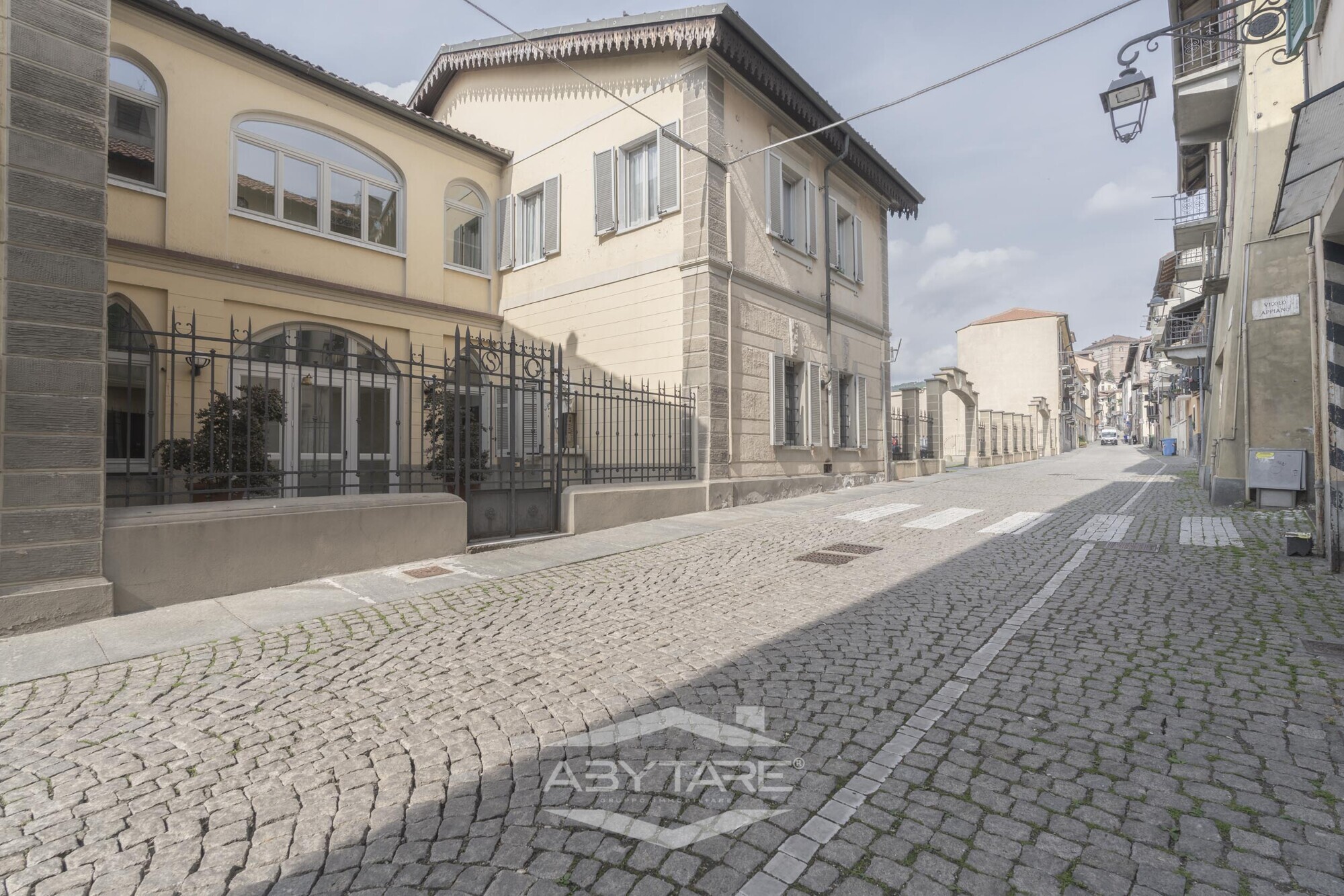 2 locali vendita Moncalieri libero subito Via Alfieri 7