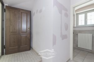 2 locali vendita Moncalieri libero subito Via Alfieri 7