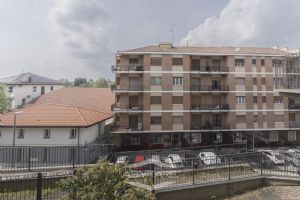2 locali vendita Moncalieri libero subito Via Alfieri 7