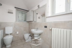 2 locali vendita Moncalieri libero subito Via Alfieri 7