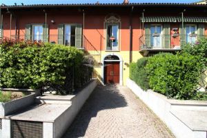 BEINASCO IN VENDITA APPARTAMENTO SU DUE LIVELLI CON GIARDINO