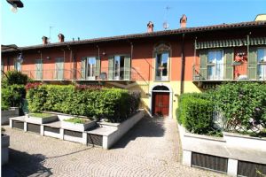 BEINASCO IN VENDITA APPARTAMENTO SU DUE LIVELLI CON GIARDINO