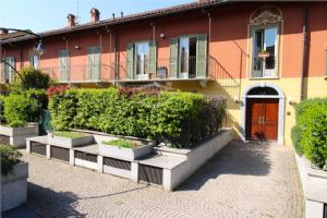 BEINASCO IN VENDITA APPARTAMENTO SU DUE LIVELLI CON GIARDINO