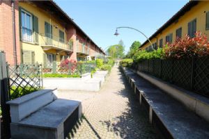 BEINASCO IN VENDITA APPARTAMENTO SU DUE LIVELLI CON GIARDINO