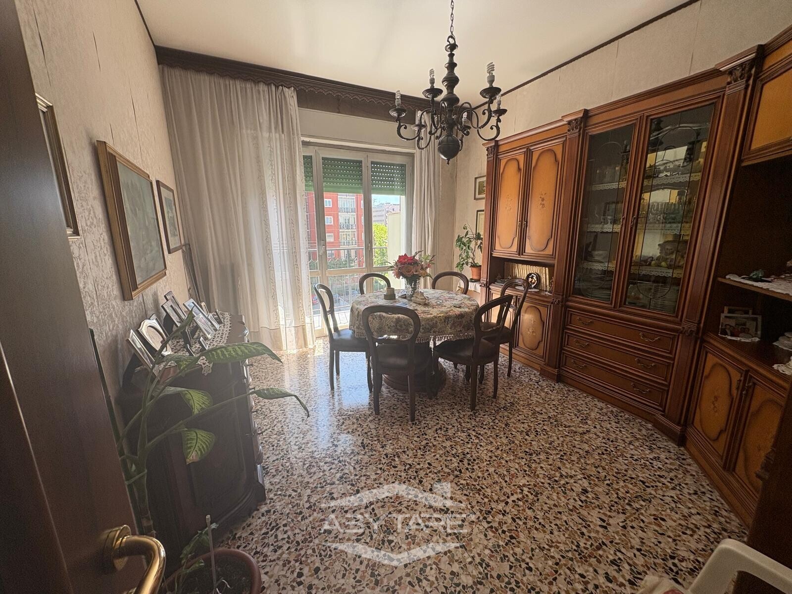 5 LOCALI IN ZONA MIRAFIORI SUD