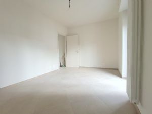 Appartamento trilocale vuoto in affitto