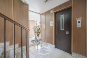 5 locali con riscaldamento autonomo e box auto