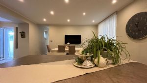 Casa indipendente tre lati con terrazzi e ascensore privato