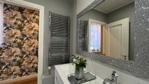 Casa indipendente tre lati con terrazzi e ascensore privato