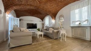 Casa indipendente tre lati con terrazzi e ascensore privato