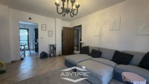 Appartamento piano terra con giardino e box auto doppio.