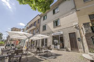 3 locali vendita Torino Via Alla Parrocchia 2