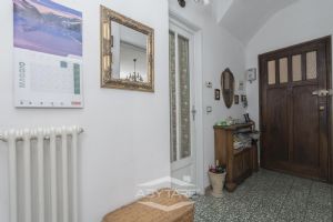 3 locali vendita Torino Via Alla Parrocchia 2
