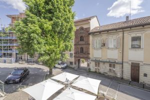 3 locali vendita Torino Via Alla Parrocchia 2