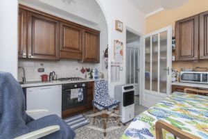 3 locali vendita Torino Via Alla Parrocchia 2