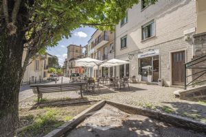 3 locali vendita Torino Via Alla Parrocchia 2