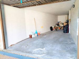 QUADRILOCALE CON BOX DOPPIO E POSTO AUTO