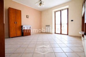 QUADRILOCALE CON BOX DOPPIO E POSTO AUTO