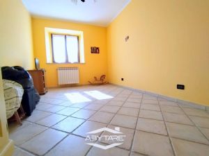 QUADRILOCALE CON BOX DOPPIO E POSTO AUTO