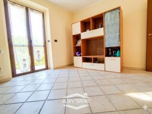 QUADRILOCALE CON BOX DOPPIO E POSTO AUTO