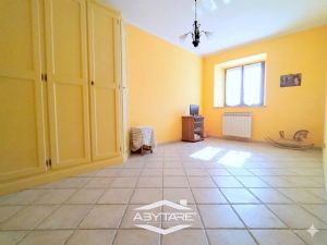 QUADRILOCALE CON BOX DOPPIO E POSTO AUTO