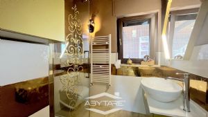 Casa indipendente su 4 lati con giardino e cortile privato