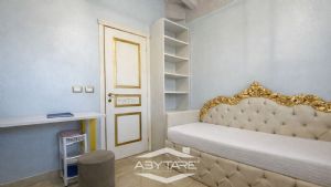 Casa indipendente su 4 lati con giardino e cortile privato