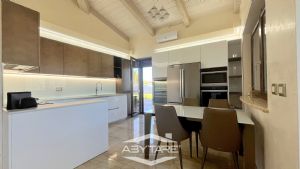 Casa indipendente su 4 lati con giardino e cortile privato