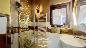 Casa indipendente su 4 lati con giardino e cortile privato