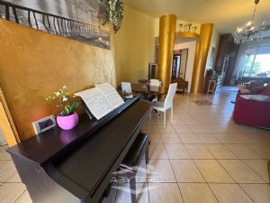 AMPIO QUADRILOCALE IN BUONO STATO INTERNO