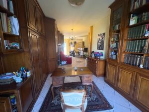AMPIO QUADRILOCALE IN BUONO STATO INTERNO