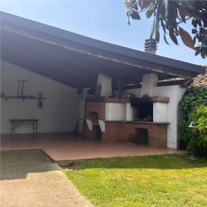 Cascina ex B&B ristrutturata con due unità abitative e oltre 26.000 mq di terreni