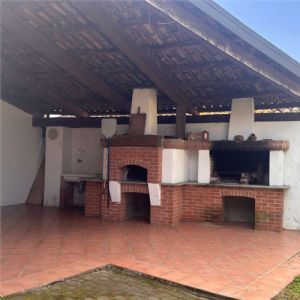 Cascina ex B&B ristrutturata con due unità abitative e oltre 26.000 mq di terreni