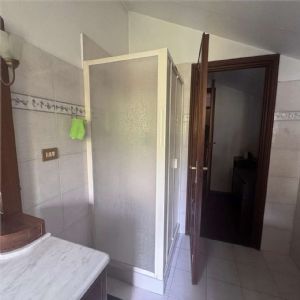 Cascina ex B&B ristrutturata con due unità abitative e oltre 26.000 mq di terreni