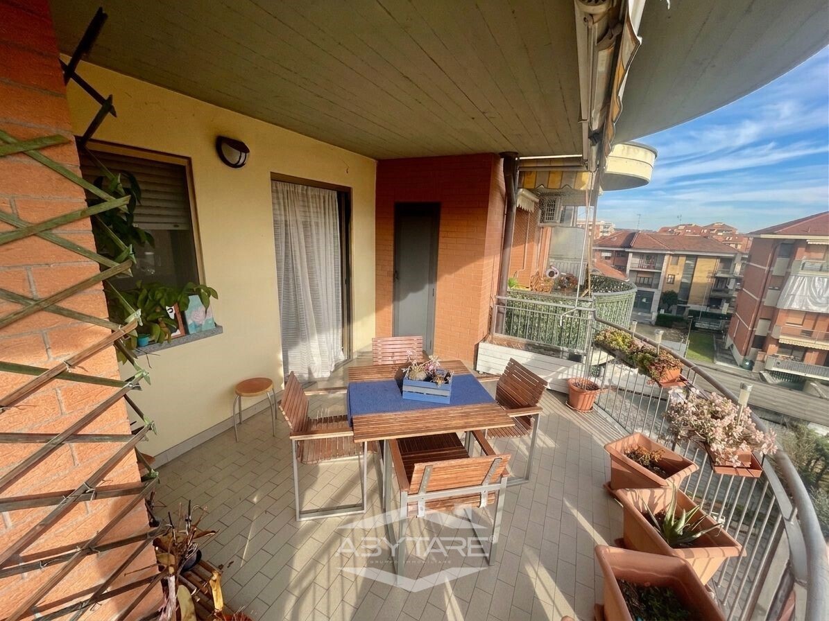 Ampio bilivello con terrazzi in palazzina recente