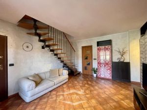 Ampio bilivello con terrazzi in palazzina recente