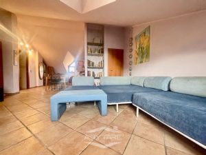 Ampio bilivello con terrazzi in palazzina recente