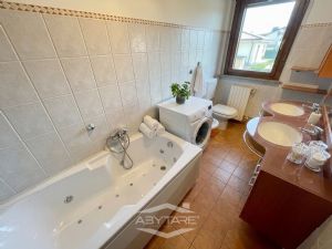 Ampio bilivello con terrazzi in palazzina recente