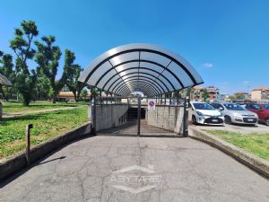 Vendesi box auto Via Primo Maggio Nichelino