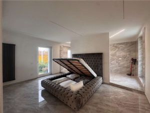 Revignano (Asti) – Casa ristrutturata con arredi di pregio