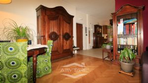 Elegante appartamento con mansarda Torino precollina