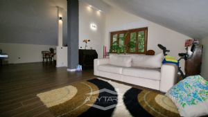 Elegante appartamento con mansarda Torino precollina