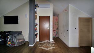 Elegante appartamento con mansarda Torino precollina