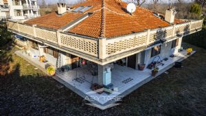 Druento villa indipendente con giardino zona Misterletta