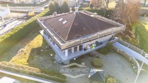 Druento villa indipendente con giardino zona Misterletta