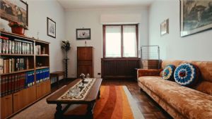PENULTIMO PIANO CON TRIPLA ESPOSIZIONE, BOX AUTO E GRANDE LUMINOSITÀ