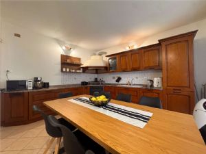 VILLA A SCHIERA LIBERA SU TRE LATI GIA' ARREDATA